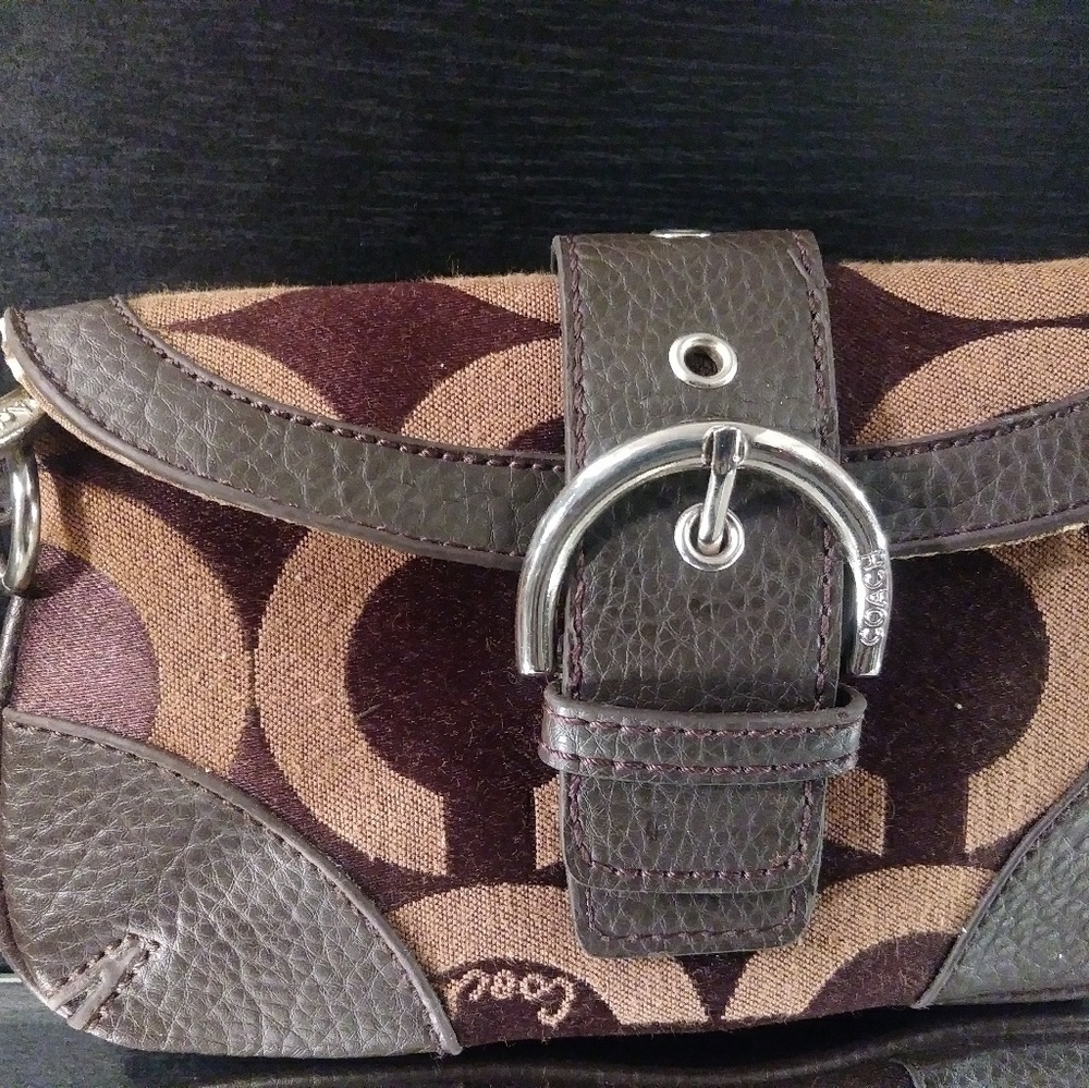 Authentic coach clutch purse
